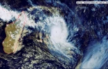 Cyclones: Funani s'éloigne encore, Gelena à 450 kilomètres des côtes de la Réunion