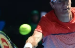 Le Russe Andrey Kuznetsov face à Gaël Monfils en quarts à l'Open d'Australie, le 25 janvier 2016 à Melbourne 