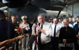 François Bayrou à la Réunion pour chido