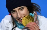 La Française Perrine Laffont, médaillée d'or en ski de bosses, les 12 février 2018 aux Jeux olympiques de Pyeongchang (Corée du sud)