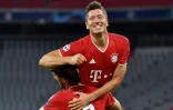 L'attaquant polonais du Bayern, Robert Lewandowski (d), fête son 2e but avec le défenseur Alvaro Odriozola lors du 8e de finale retour de la Ligue des champions face à Chelsea, à Munich, le 8 août 2020