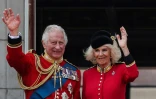 Le roi Charles III et la reine Camilla saluent la foule à l'occasion des cérémonies pour l'anniversaire du souverain britannique, à Londres le 17 juin 2023
