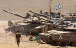 Des chars de l'armée israélienne sont déplouyés dans une zone proche de la frontière sud d'Israël avec la bande de Gaza, le 9 juillet 2024
