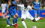 Le jeune attaquant des Bleus Moussa Diaby trouve le poteau contre l'Ukraine au stade olympique de Kiev, le 4 septembre 2021 