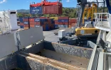 Crise de l’eau à Mayotte : arrivée au Port de Longoni du Marion Dufresne, transportant 500.000 litres d’eau embouteillée [?]