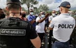 Manifestation pour la fermeture de l'aéroport, les forces de l'ordre sur place