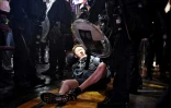 La police de Hong Kong procède à l'arrestation d'un manifestant le 31 août 2019 