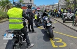 Gilets Jaunes devant la préfecture en attendant la ministre