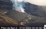Piton de la Fournaise : la lave déborde du côte éruptif, une nouvelle coulée observée 