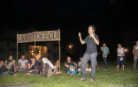 Nuit debout à champ fleuri
