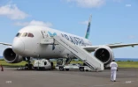 avion boeing 787 air austral présentation évacuations sanitaires aéroport roland garros