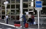 arrivée à l'aéroport pendant le confinement de coronavirus