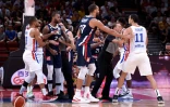 Brève échauffourée entre les joueurs de l'équipe de France et leurs adversaires dominicains à Shenzhen, le 5 septembre 2019