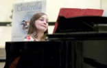La petite Anglaise Alma Deutscher joue du piano au Wiener Musikverein de Vienne, le 6 octobre 2016.