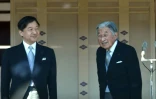 L'empereur du Japon Akihito (à droite) et le prince héritier Naruhito lors de la cérémonie du Nouvel-An, le 2 janvier 2018  au Palais impérial à Tokyo