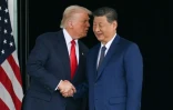 Le président américain Donald Trump (g) et le président chinois Xi Jinping lors d'une rencontre à Busan, le 30 octobre 2025 en Corée du Sud