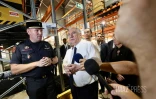 François Bayrou à la Réunion pour chido