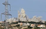 De la fumée s'élève depuis un village du sud du Liban à la suite d'une frappe israélienne le 17 mai 2026