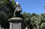 Statue Mahé de La Bourdonnais Saint-Denis