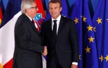 Jean-Claude Juncker (g), président sortant de la Commission européenne, et le président français Emmanuiel Macron, le 24 juin 2018 à Bruxelles