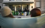 L'entrée du lycée Hélène Boucher bloquée à Paris le 14 octobre 2026