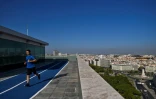 Jogging sur le toit de l'hôtel Ritz à Lisbonne, le 22 août 2017 