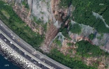 PHOTOS - Les blocs de pierre sont partis du sommet de la falaise