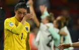 Les pleurs de la gardienne autrichienne Manuela Zinsberger après l'élimination en quart de finale de l'Euro contre l'Allemagne, le 21 juillet 2022 à Brentford 