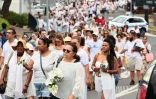 Les Avirons : une marche blanche en hommage aux deux fillettes tuées par leur père 