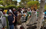 Saint-Pierre : hommage au père Favron