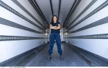 La réunionnaise Johanne, conductrice d'un camion frigorifique, participe à l'émission 