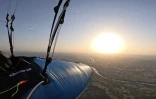 Le Réunionnais Loïc Azy bat le record du plus long vol en parapente dans le Massif central