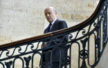 Alain Juppé à son arrivée à la mairie le 6 mars 2017 à Bordeaux