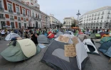 Campement de manifestants en faveur d'une loi plus protectrice pour les logements sur la place Puerta del Sol de Madrid, le 27 septembre 2026