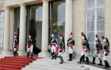 Réinvesti, Macron promet "une France plus forte" et "une planète plus vivable"