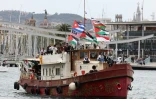 Des militants propalestiniens à bord de bateaux de la "flottille pour Gaza", uittent le port Vell à Barcelone, en Espagne, le 12 avril 2026