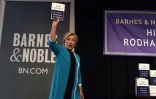 Hillary Clinton présente son livre "What Happened" ("Ça s'est passé comme ça") à New York, le 12 septembre 2017