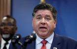 Le gouverneur démocrate de l'Illinois, JB Pritzker, s'exprime lors d'une conférence de presse à Chicago, le 2 septembre 2025