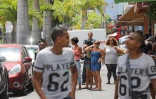 Ils tentent de capturer un singe, au Port