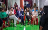 rencontre entre des jeunes, la secrétaire d'Etat et la vice-présidente du Département Sophie Arzal