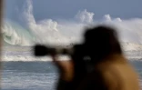 houle en bord de mer avec de grosses vagues