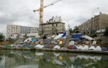Campement de migrants le long du canal Saint-Denis à Aubervilliers, le 17 juillet 2020