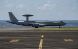  Un avion E-3F a atterri Saint-Denis pour la première fois depuis 2008 
