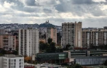 Vue des quartiers nord de Marseille et de la basilique Notre-Dame de la Garde, le 9 décembre 2025