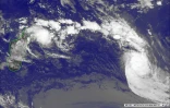 La perturbation tropicale (future Eleanor) suivie de près par Météo France