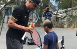 Yannick Noah en visite à l'école Blanche Pierson à Saint-Paul