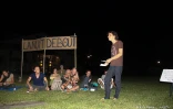 Nuit debout à champ fleuri