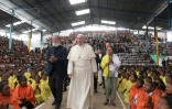 Pape et père Pedro à Madagascar
