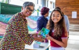 Le Port : des agendas scolaires aux couleurs de la ville remis aux élèves
