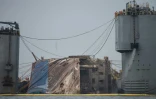 Opération de renflouement du ferry Sewol, le 24 mars 2017, au large de l'île de Jindo, en Corée du Sud